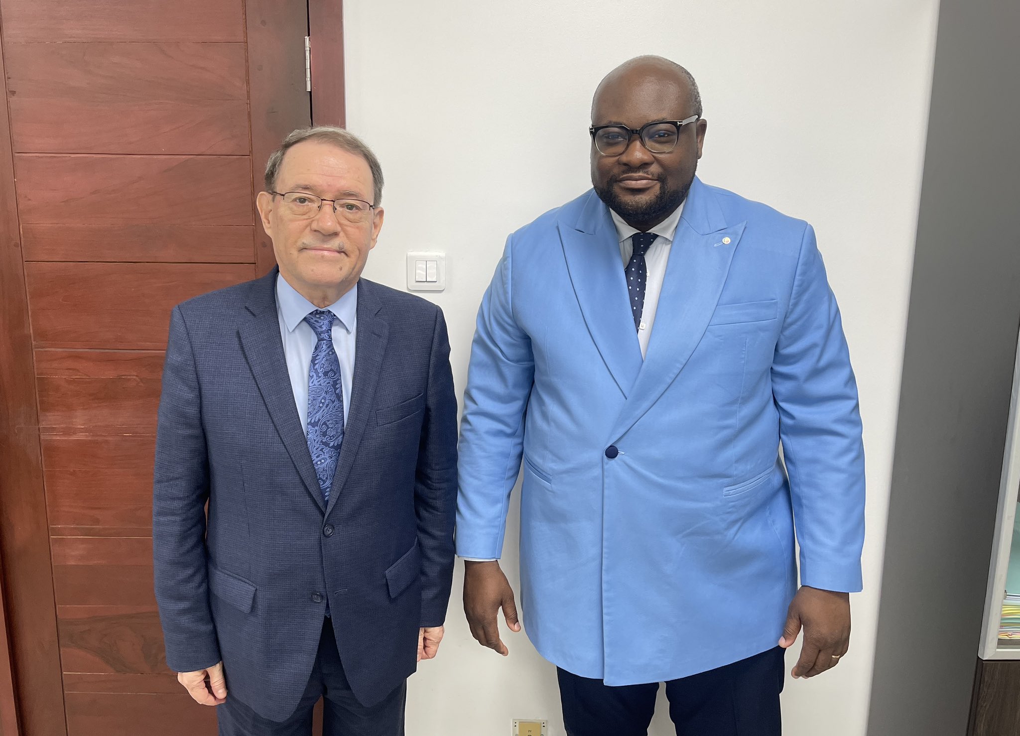 À Cotonou, les ambassadeurs du Bénin et de Russie ont échangé sur le renforcement des relations bilatérales, la coopération au sein de l’ONU et de nouvelles perspectives économiques et culturelles, affirmant un partenariat stratégique durable.