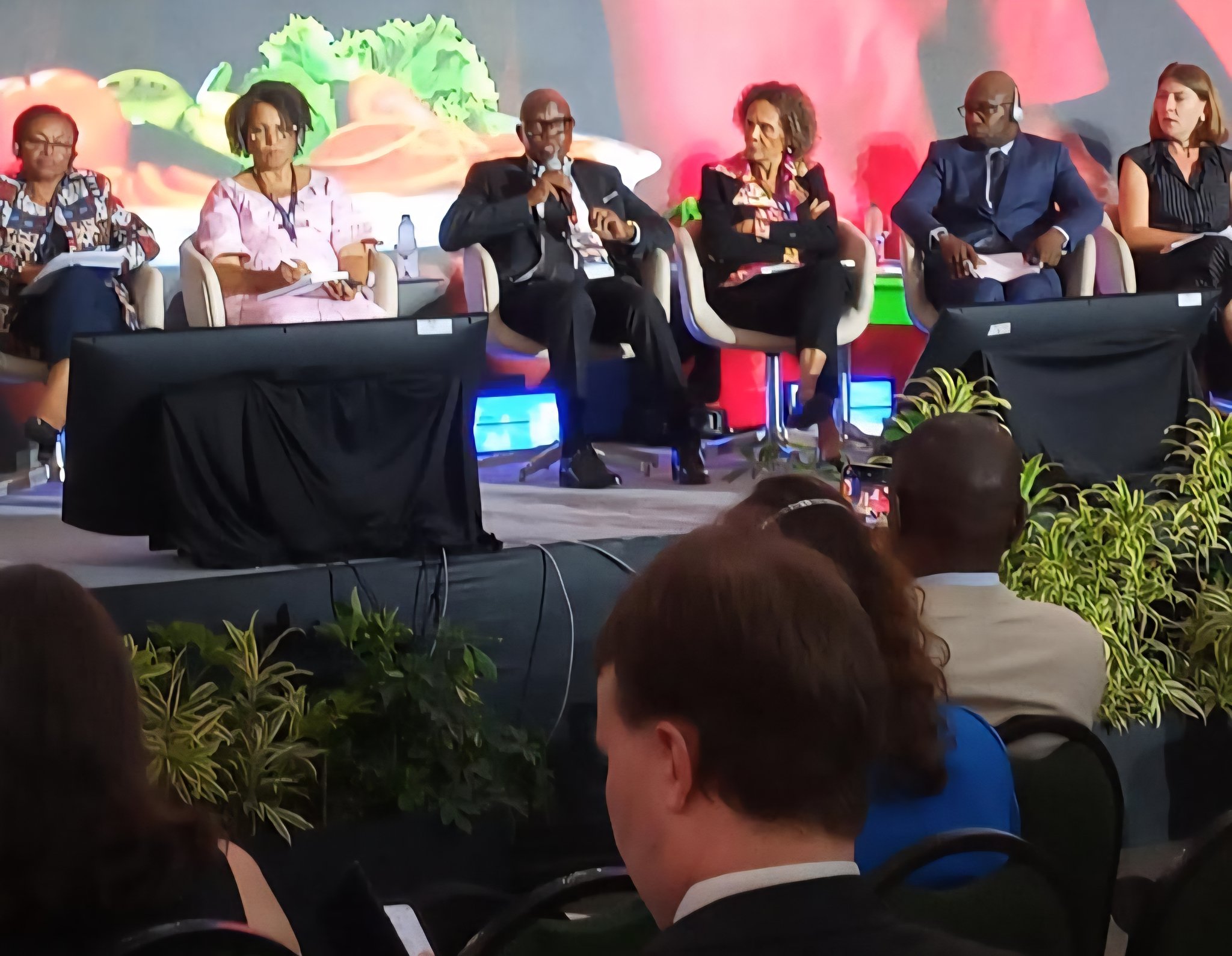 Le Bénin s’impose comme modèle au Sommet mondial de l’alimentation scolaire à Fortaleza. Grâce au PNASI, il allie nutrition, éducation et développement local pour transformer durablement la vie des écoliers.