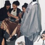 Lors de la Fashion Week de New York, le Bénin a marqué les esprits avec une "Journée Bénin" mémorable. En effet, entre pagnes tissés, silhouettes urbaines et récits identitaires, la mode béninoise s’est imposée comme une force créative. Par ailleurs, cette initiative portée par l’ADAC et Orun ouvre des perspectives concrètes pour l’exportation et la formation. En somme, le Bénin affirme sa place sur la carte mondiale du style.