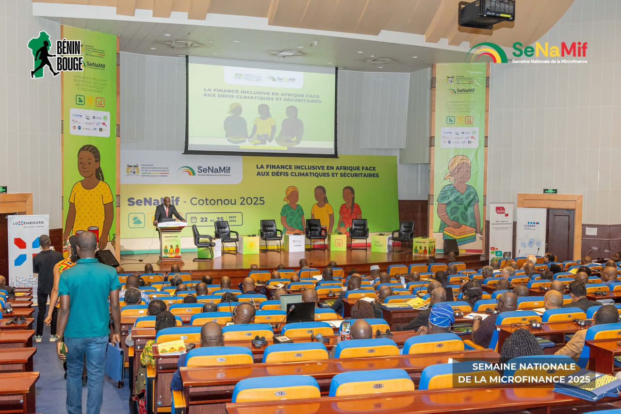 Le Bénin a lancé la SeNaMif 2025 au Palais des Congrès de Cotonou. À travers panels, innovations et témoignages, le pays affirme son leadership en matière de finance inclusive et résiliente.