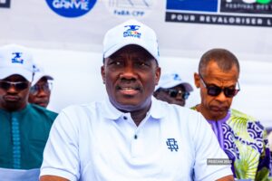 Du 28 au 31 août 2025, Ganvié a accueilli la 5ᵉ édition du FESCAN, festival nautique et culturel qui valorise l’identité lacustre, attire des milliers de visiteurs et renforce le rayonnement touristique du Bénin.