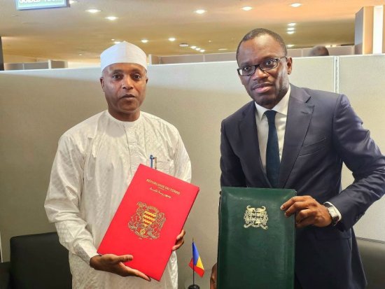 ors de la 80ᵉ Assemblée générale de l’ONU, le Bénin et le Tchad ont conclu un accord d’exemption de visa pour tous les passeports. Ainsi, cette initiative diplomatique facilite les échanges humains, stimule le commerce transfrontalier et inaugure une nouvelle dynamique sahélienne.