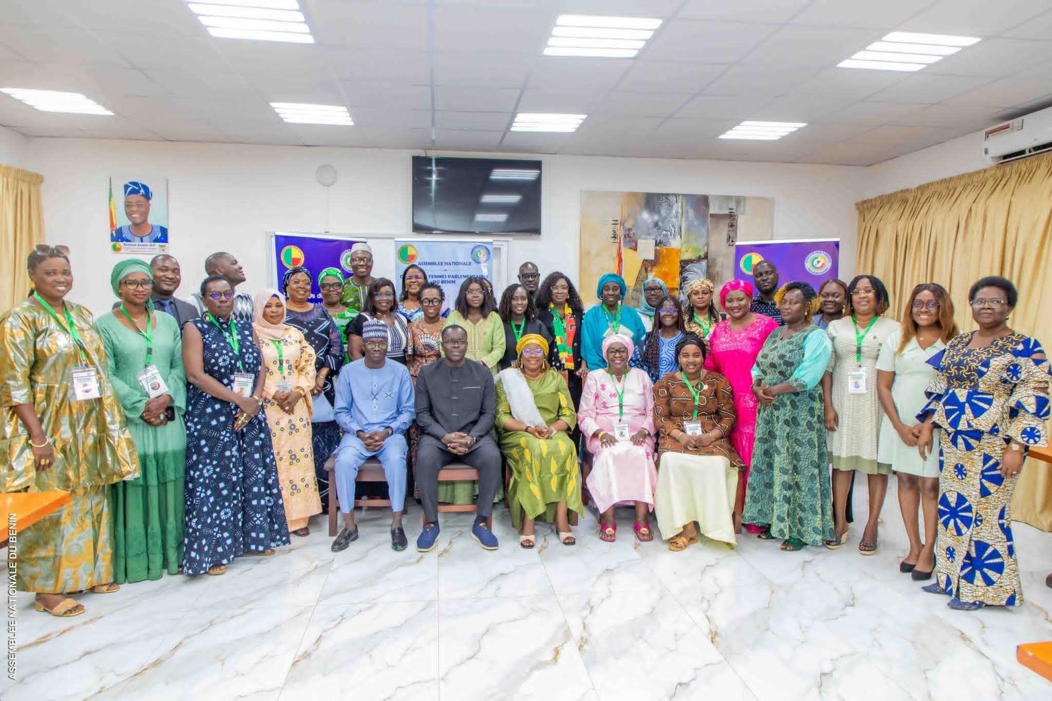 Rencontre Caucus femmes parlementaires Bénin AES : des élues du Sahel saluent les avancées du Bénin et explorent les leviers du leadership féminin en Afrique de l’Ouest.