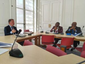 Visite parlementaire béninoise Paris : échanges entre députés béninois et institutions françaises sur le contrôle 