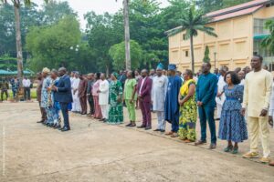 L'Assemblée nationale du Bénin, par la voix de son porte-parole Vitali Boton, sensibilise son personnel aux risques des réseaux sociaux, soulignant l'urgence d'un usage responsable pour protéger vie privée, carrières et image institutionnelle face à la porosité entre sphères publique et professionnelle.