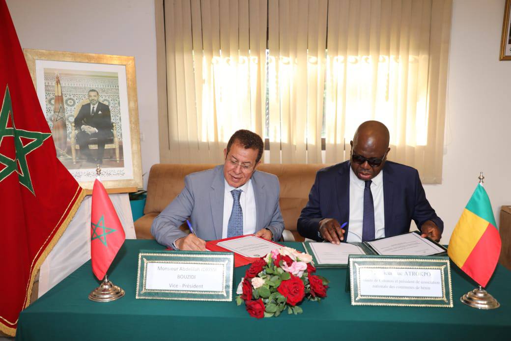 Le Bénin et le Maroc signent une convention de coopération décentralisée. Objectif : mutualiser les expertises locales pour un développement territorial inclusif.