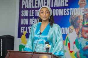 À Cotonou, un atelier parlementaire sur l’économie du soin sensibilise les députés au rôle crucial du travail domestique non rémunéré. Objectif : intégrer cette réalité invisible dans les politiques publiques pour une économie plus juste et inclusive.
