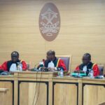 À quelques mois de la présidentielle béninoise de 2026, la Cour constitutionnelle se déclare incompétente dans l’affaire Sodjinou, fragilisant Les Démocrates. Un litige sur un parrainage électoral relance le débat sur la transparence du processus et les tensions internes de l’opposition.