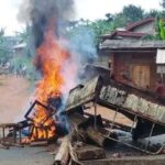 Au Cameroun, la réélection contestée de Paul Biya pour un huitième mandat déclenche une vague de manifestations. Entre colère populaire, répression violente et appels à la grève, une jeunesse en quête d’alternance défie un pouvoir jugé hors d’âge.