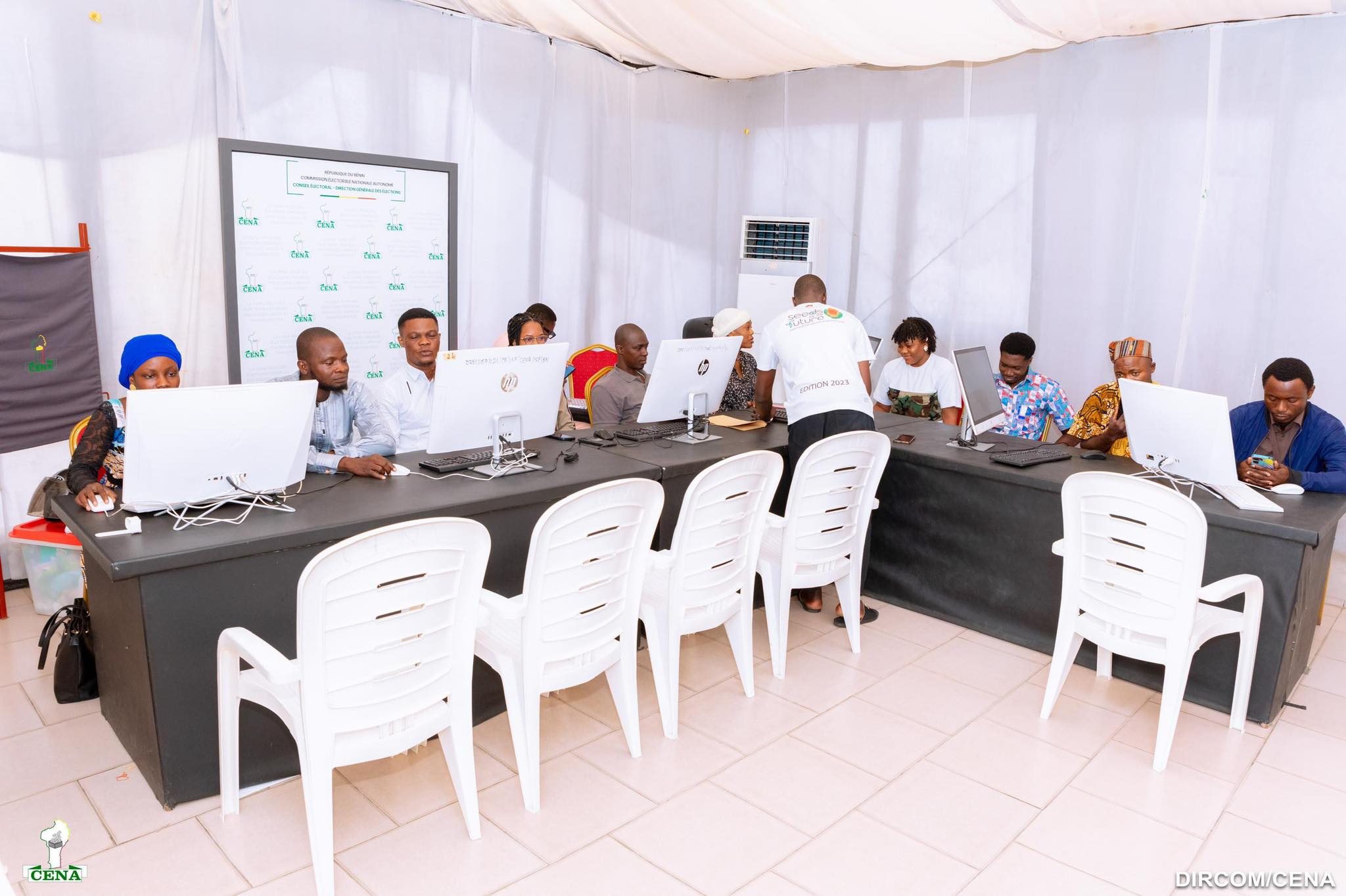 Clôture des candidatures à la CENA : cinq partis politiques en lice pour les municipales du 11 janvier 2026