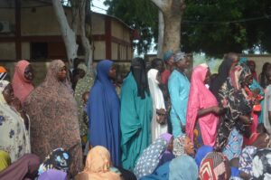 L’armée béninoise organise une opération médico-sociale exceptionnelle à Malanville. Consultations gratuites, lutte contre le paludisme et coproduction de la sécurité : un geste fort pour les communautés vulnérables.