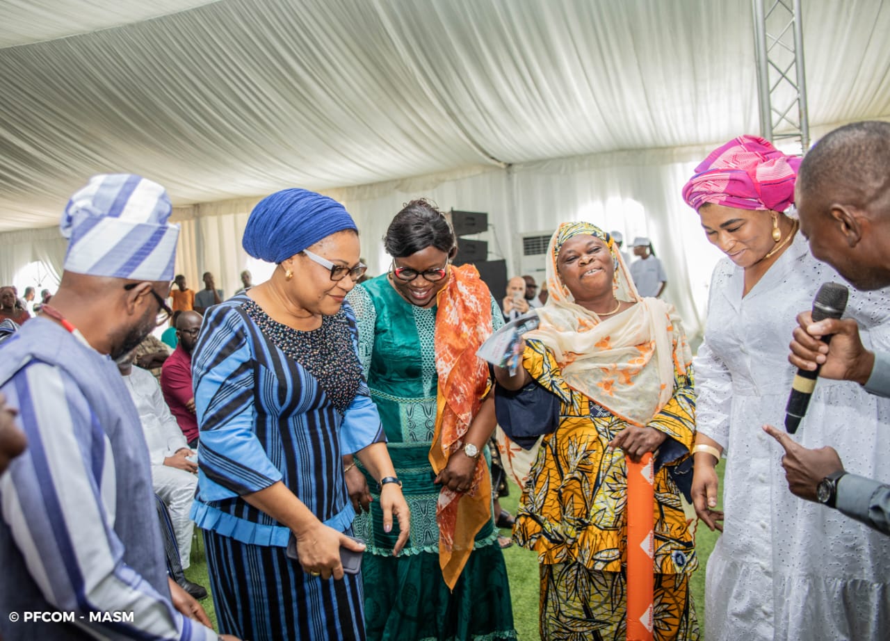 Le Bénin lance la Phase 3 du Microcrédit Alafia : prêts jusqu’à 200 000 FCFA, procédures digitalisées, et soutien renforcé aux femmes et entrepreneurs vulnérables. Une avancée majeure pour l’inclusion économique.