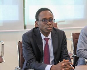 À Cotonou, le ministre de la Santé installe le nouveau conseil d’administration du CNHU-HKM, marquant le début d’une transformation stratégique du système hospitalier béninois. Une dynamique portée par la modernisation des infrastructures et la coopération avec le CHIC.