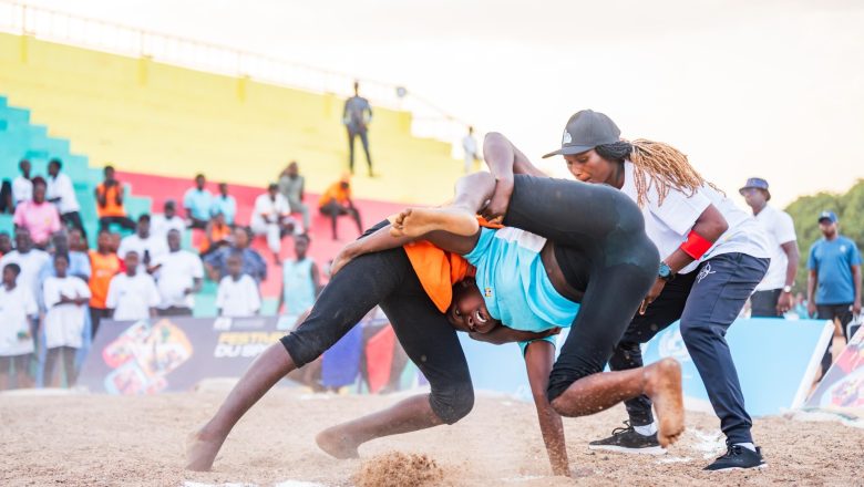 Le Bénin lance à Parakou le Festival National du Sport Féminin 2025, un événement inclusif pour promouvoir l’émancipation des filles par le sport. Gymnastique, lutte africaine et bountou au programme, avec des partenaires engagés pour l’égalité.