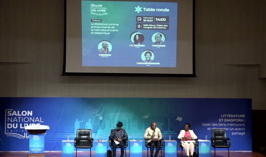 Cotonou célèbre le livre. Le Salon national du Livre (SNL) explore le thème "Littérature et Diaspora" pour renforcer la mémoire africaine et les liens culturels régionaux.