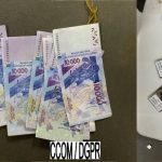 À Porto-Novo, la police béninoise démantèle un réseau de faussaires spécialisés dans les billets de 10 000 FCFA, avec près de 2 millions saisis et deux arrestations.