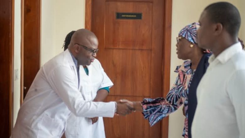 Mariam Chabi Talata a entamé sa visite médicale officielle devant la Cour constitutionnelle du Bénin, une étape obligatoire du processus électoral visant à valider l’aptitude des candidats à la présidence.