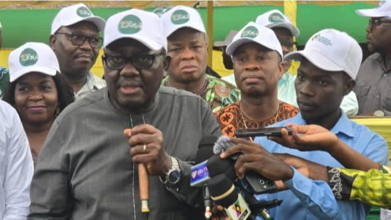 Bénin : Les réformes agricoles transforment l'Ouémé-Plateau. Production de riz multipliée par huit, milliards injectés : le Bénin célèbre le succès de la "méthode Talon" et les nouveaux chantiers agro-industriels.