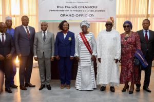 La professeure Dandi Gnamou, présidente de la Haute Cour de Justice, a été élevée au grade de Grand officier de l'Ordre national du Bénin. Retour sur un parcours d'exception.