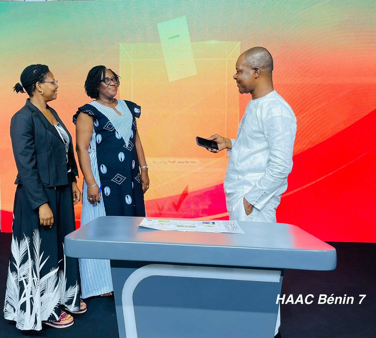 Législatives et Communales 2026 au Bénin : les partis politiques enregistrent leurs messages à la SRTB sous la supervision de la HAAC. Un pas de plus vers le examen.