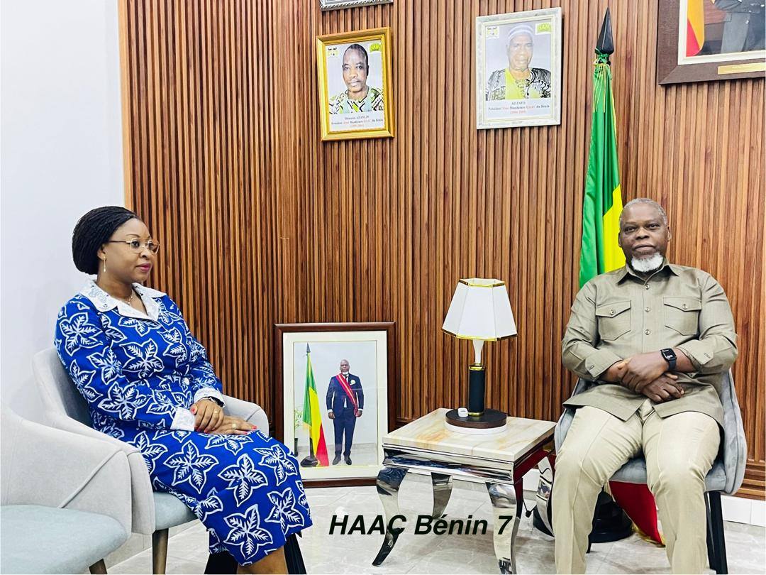 La ministre du Numérique et le président de la HAAC consolident leur partenariat pour adapter la régulation des médias aux enjeux du digital, moderniser l’écosystème audiovisuel et soutenir la transformation numérique du Bénin.