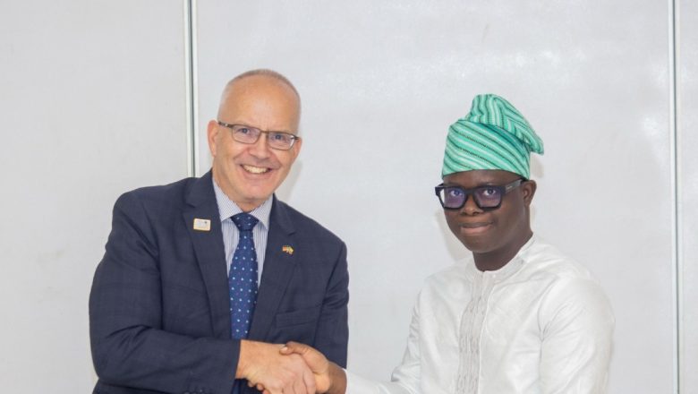 Clôture triomphale du programme Jeune Leader du Bénin 2025 par la Fondation Friedrich Ebert. Entre histoire politique et gestion électorale, une nouvelle élite de citoyens engagés est prête à bâtir le Bénin de demain.