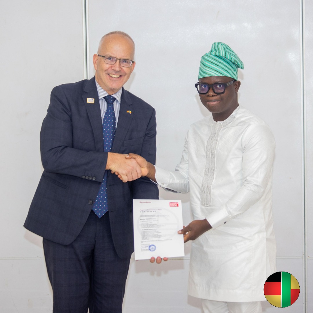 Clôture triomphale du programme Jeune Leader du Bénin 2025 par la Fondation Friedrich Ebert. Entre histoire politique et gestion électorale, une nouvelle élite de citoyens engagés est prête à bâtir le Bénin de demain.