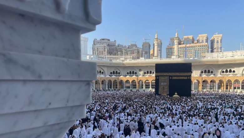 Le Bénin simplifie l'organisation du Hadj 2026 : inscriptions e-Hadj, prix bloqué (3,6 millions FCFA) et hébergement amélioré pour garantir la dignité des 2 300 futurs pèlerins.