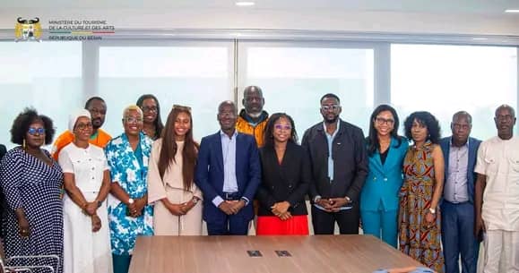 Le Bénin accélère la professionnalisation du cinéma : le gouvernement soutient les Ciné229 Awards, il s'engage à financer et professionnaliser le secteur en préparant le Code du cinéma et en créant la SOPA.