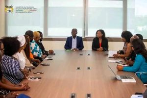 Le Bénin accélère la professionnalisation du cinéma : le gouvernement soutient les Ciné229 Awards,  il s'engage à financer et professionnaliser le secteur en préparant le Code du cinéma et en créant la SOPA.