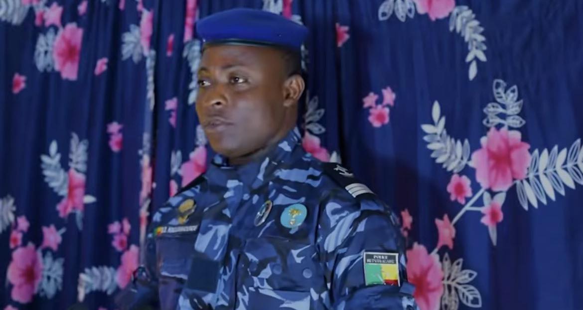 Capture extraite de la vidéo du commissaire Bignon Delcoz Kindjanhoundé