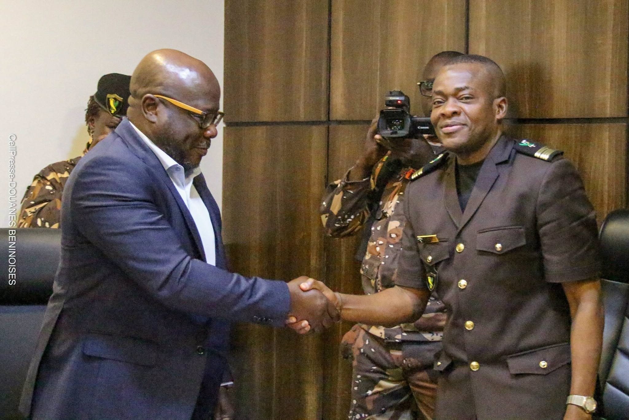 Contrebande de tabac au Bénin : l’alliance inédite des douanes