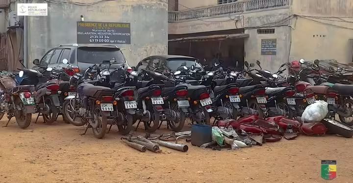 Calavi–Sékou : la police saisit 25 motos volées et recherche les victimes